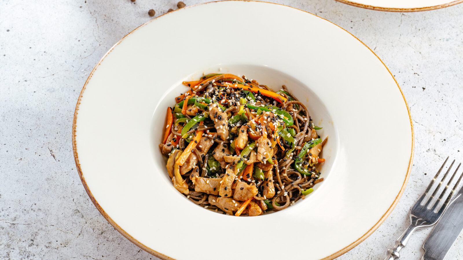 Noodles with Chicken © Cavan Images